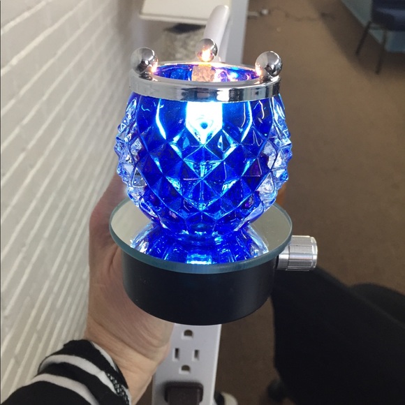 Plug in electric oil/wax burner - Picture 2 of 2